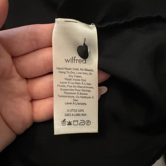 Aritzia Satin Effect Crop Tie Blouse - Picture 5 of 6